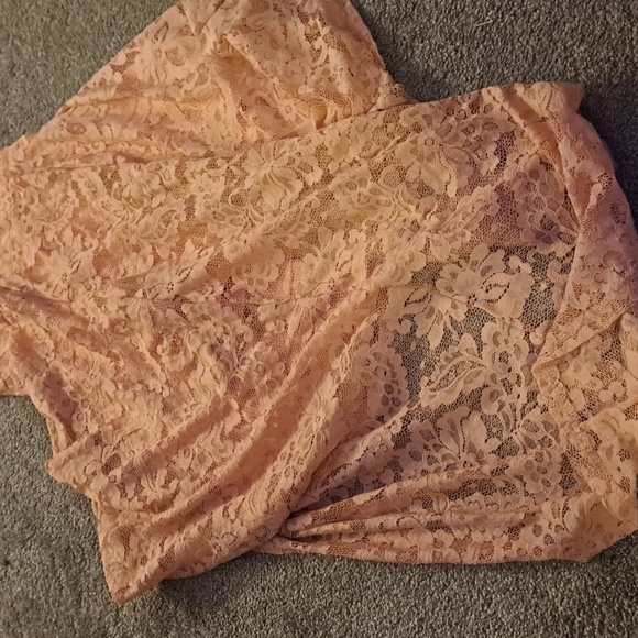 A pink prom dress - Picture 3 of 3